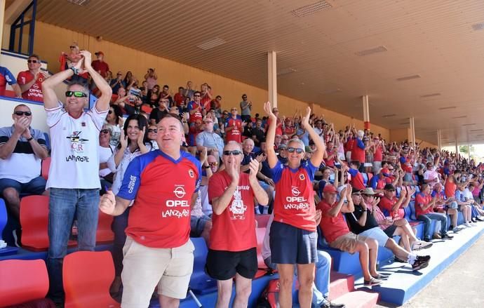 Pasión británica por el equipo rojillo de Lanzarot