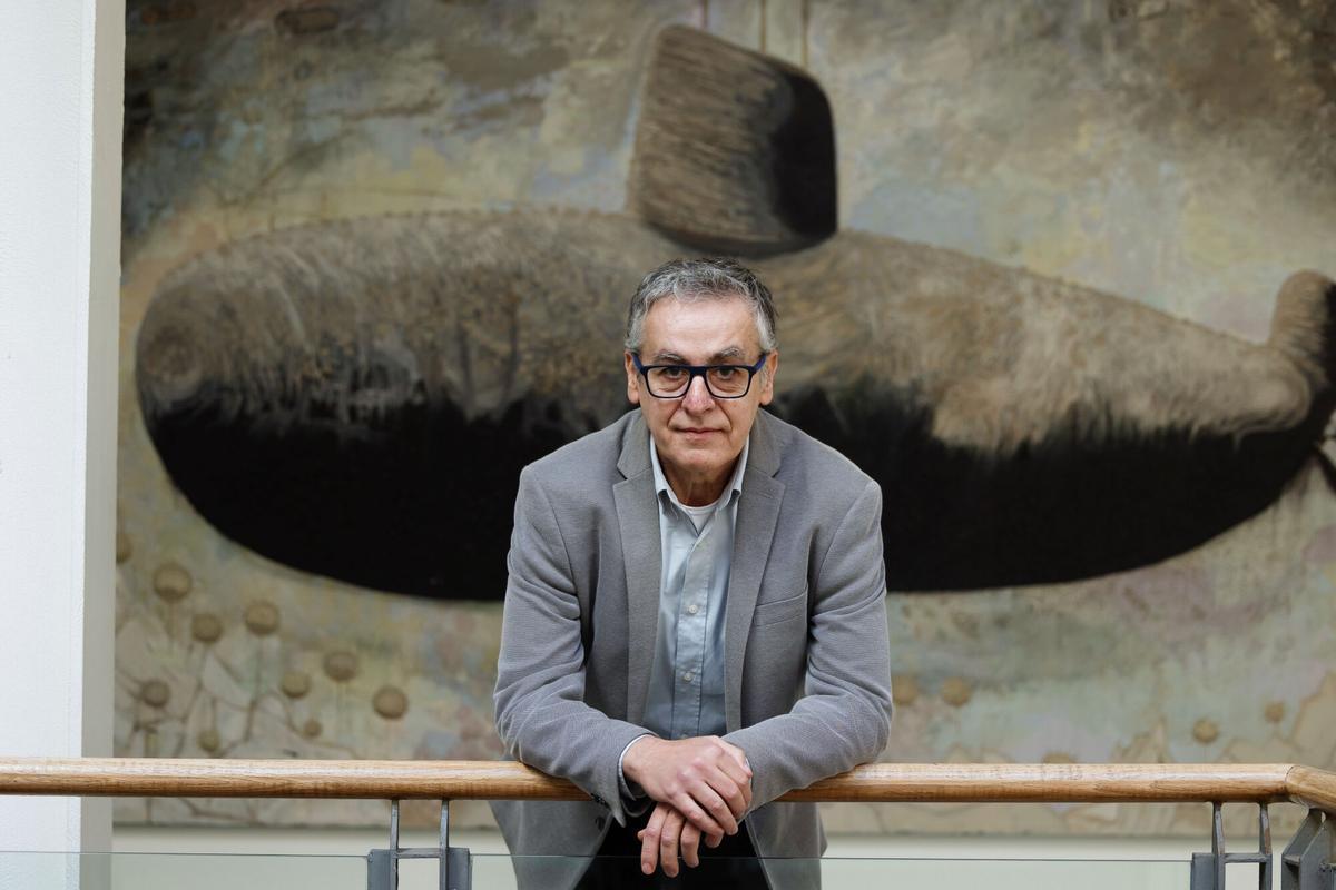 El decano de la Facultad de Bellas Artes de la Universidad de Málaga y presidente de la Conferencia nacional de Decanos de Bellas Artes, Jesús Marín posa para una foto en el Rectorado