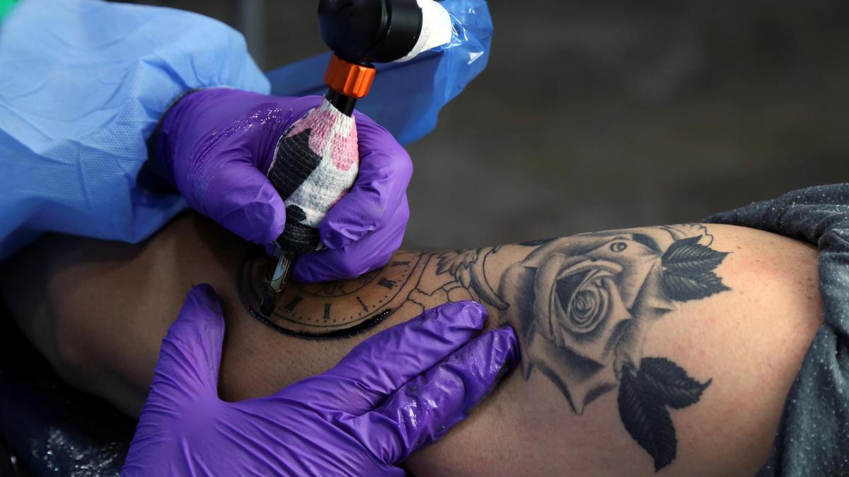 El 42% de los españoles se ha realizado al menos un tatuaje en su vida