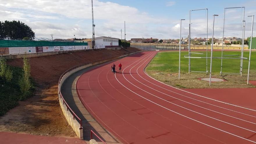 Pistas del polideportivo en las que se desarrollará la escuela de atletismo