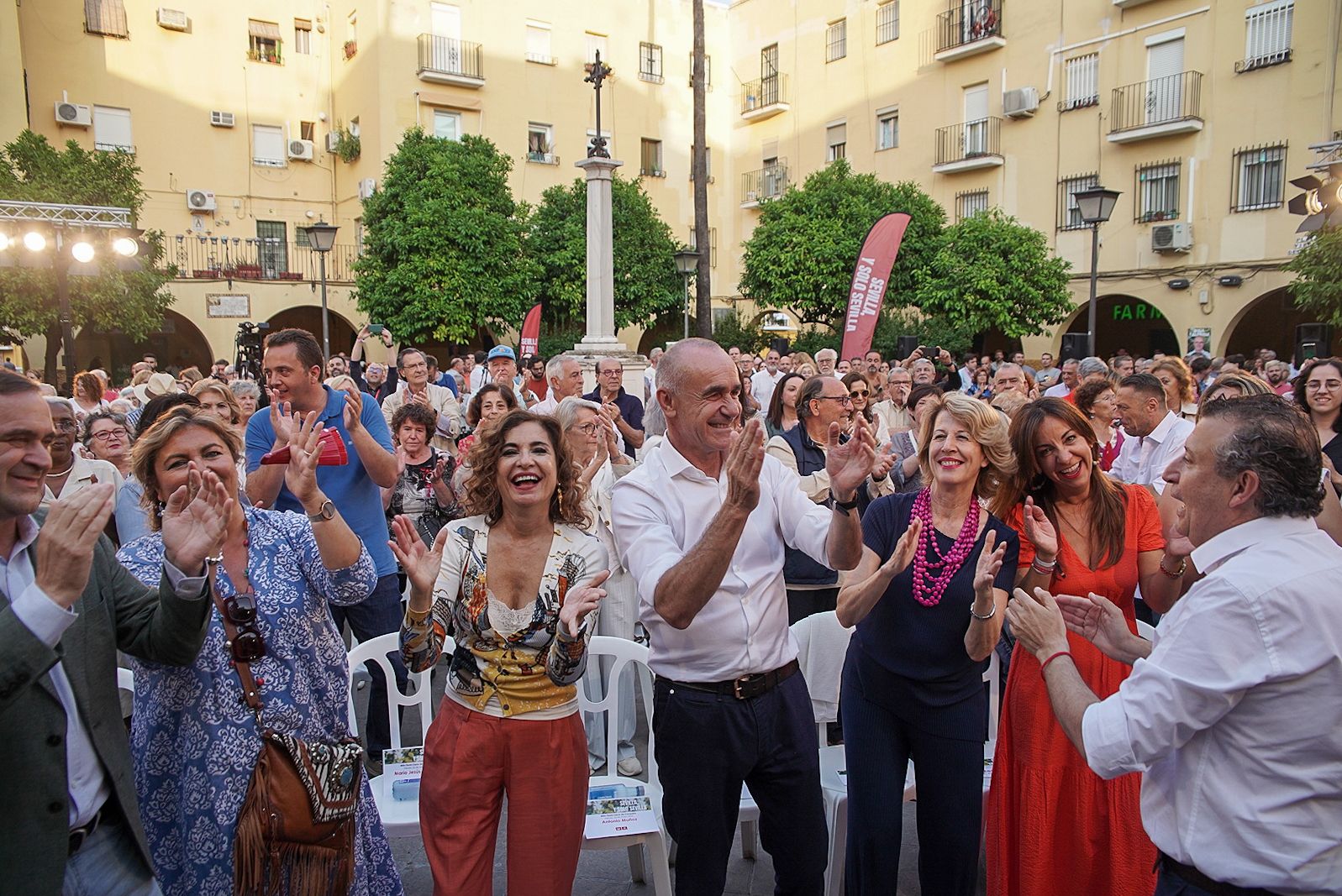 Antonio Muñoz cierre en Sevilla