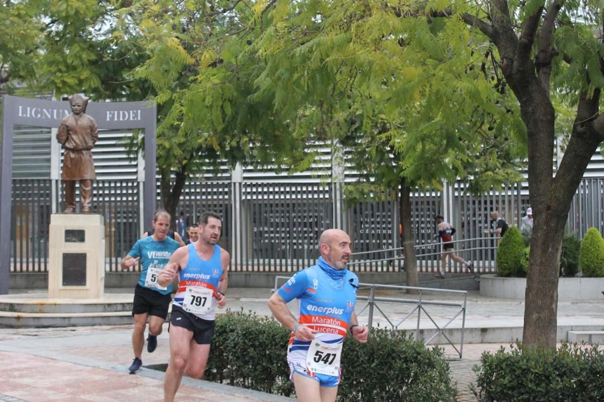 Javier Arcas y Fátima Ouhaddou vencen en la Media Maratón de Lucena