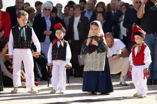 Las imágenes de la Feria del Vino y la comida de mayores en las fiestas de Santa Gertrudis