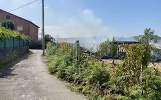 El incendio de Impex reaviva la solicitud cursada en 2018 por los vecinos de Camiño do Río para su ampliación