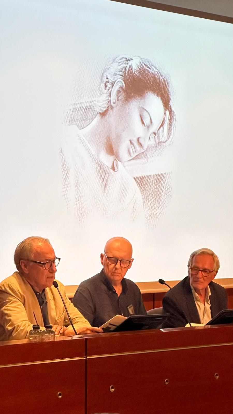 El médico mallorquín Ferran Morell reúne a 300 personas en la presentación de sus dos nuevos libros en Barcelona
