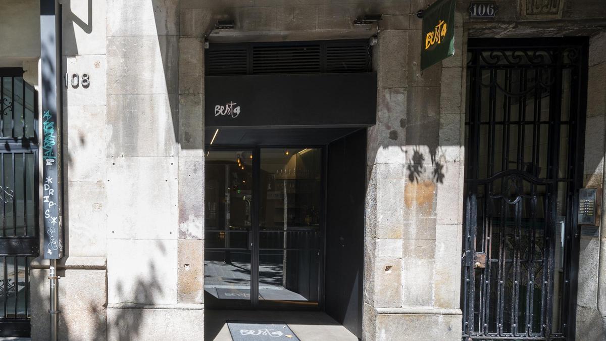 La entrada del restaurante Besta, en Barcelona.