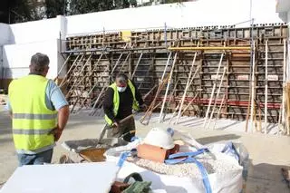 Fuengirola repara uno de los muros del colegio de Los Boliches