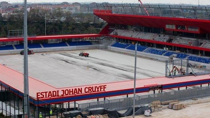 Instal·len el nom i els primers seients del futur «Estadi Johan Cruyff»