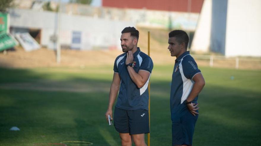 PabloGil, nuevo entrenador del Villaralbo, ayer. | E. F. 