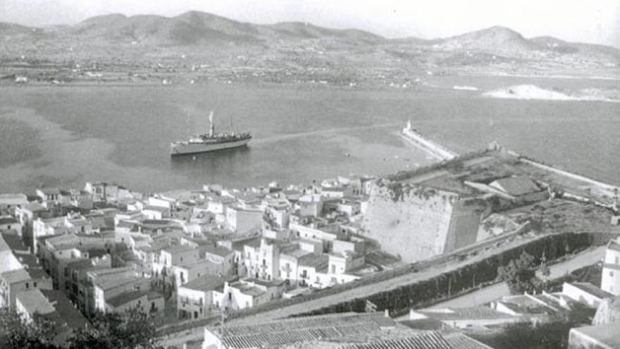 Entrada en el puerto del ´Jaime I´ (1934).
