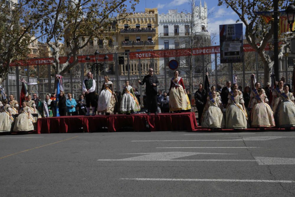 Búscate en el público de la mascletà del 1 de marzo