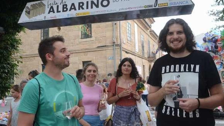 Participantes en la pasada edición de la Festa do Albariño. // Faro