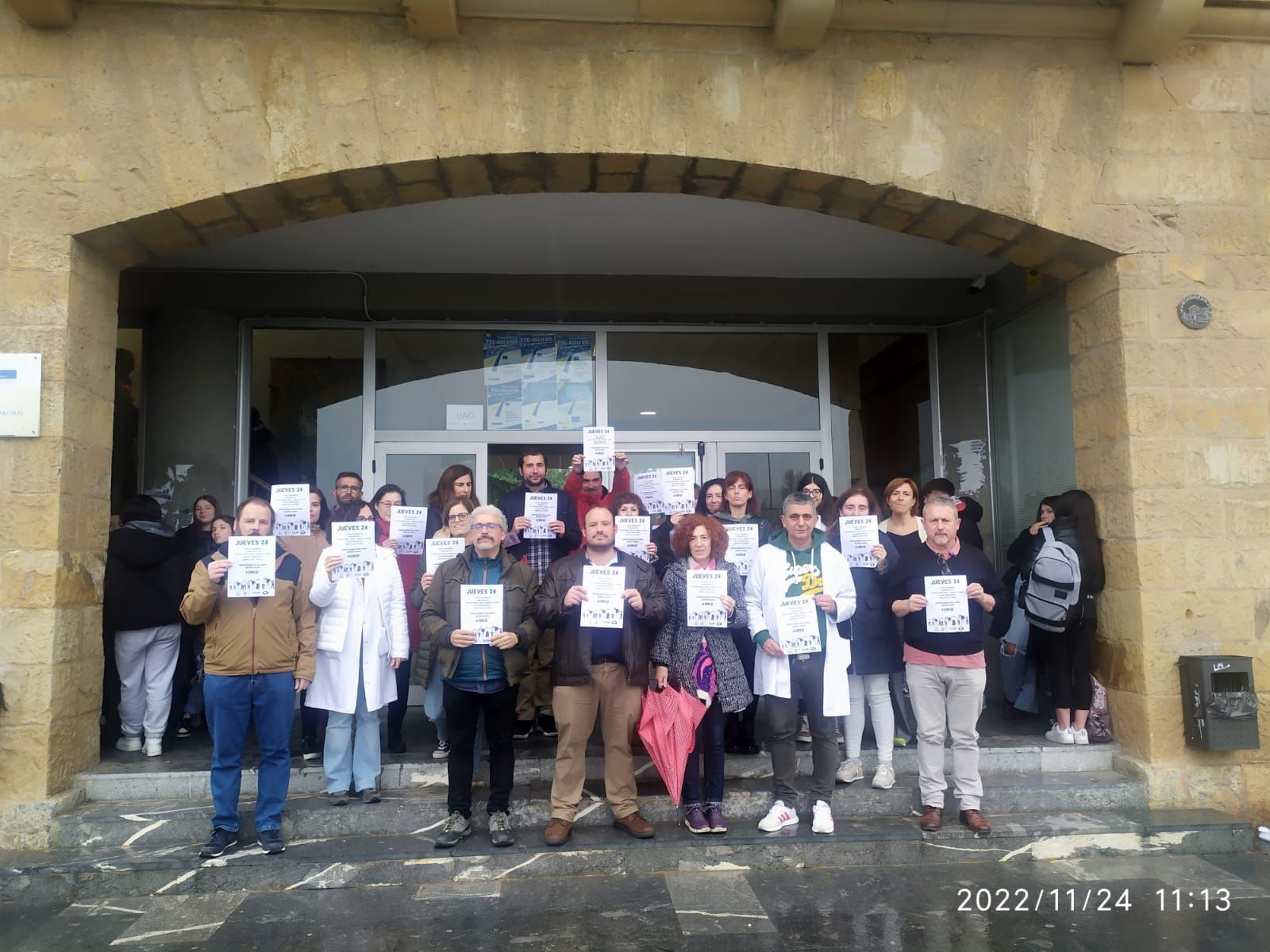 EN IMÁGENES: Decenas de profesores se manifiestan en Asturias contra la LOMLOE