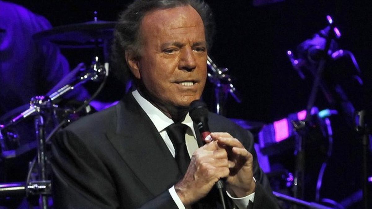 AGRESIONES SEXUALES JULIO IGLESIAS | Dos extrabajadoras de las mansiones de Julio Iglesias le acusan de agredirlas sexualmente, según una investigación periodística
