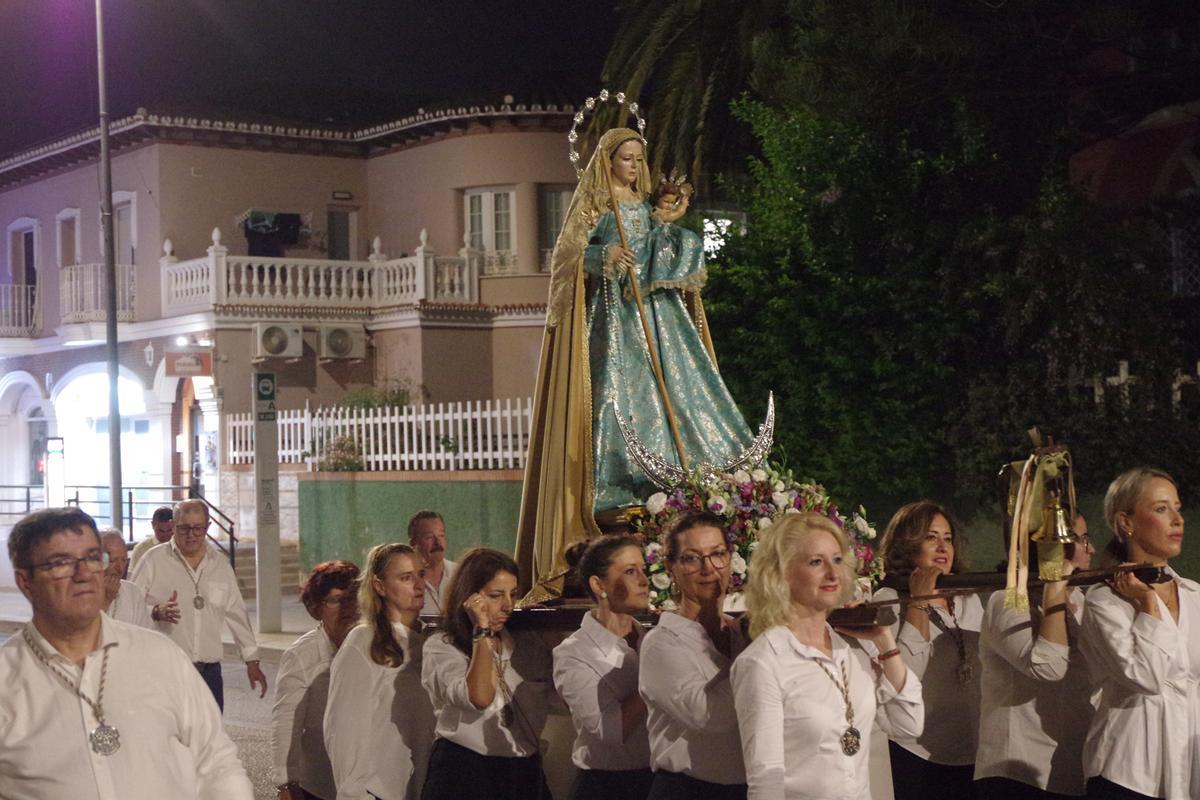 Las mejores imágenes del rosario con antorcha de la Santísima Virgen de las Cañas, en el Puerto de la Torre