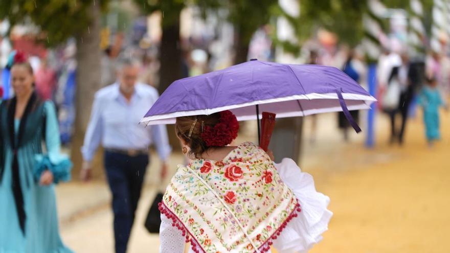 Aemet anuncia lluvia en Sevilla este fin de semana de Feria: así evolucionará el tiempo por horas