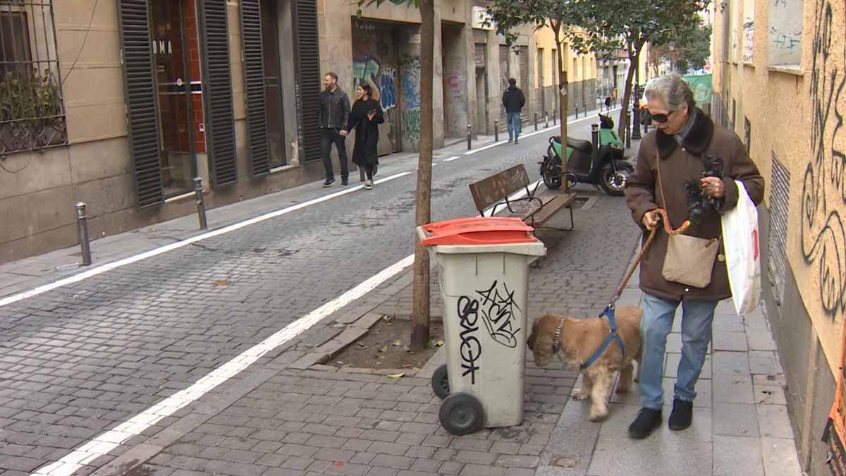 El lugar del barrio de Malasaña (Madrid) en el que se encontró un feto en un contenedor