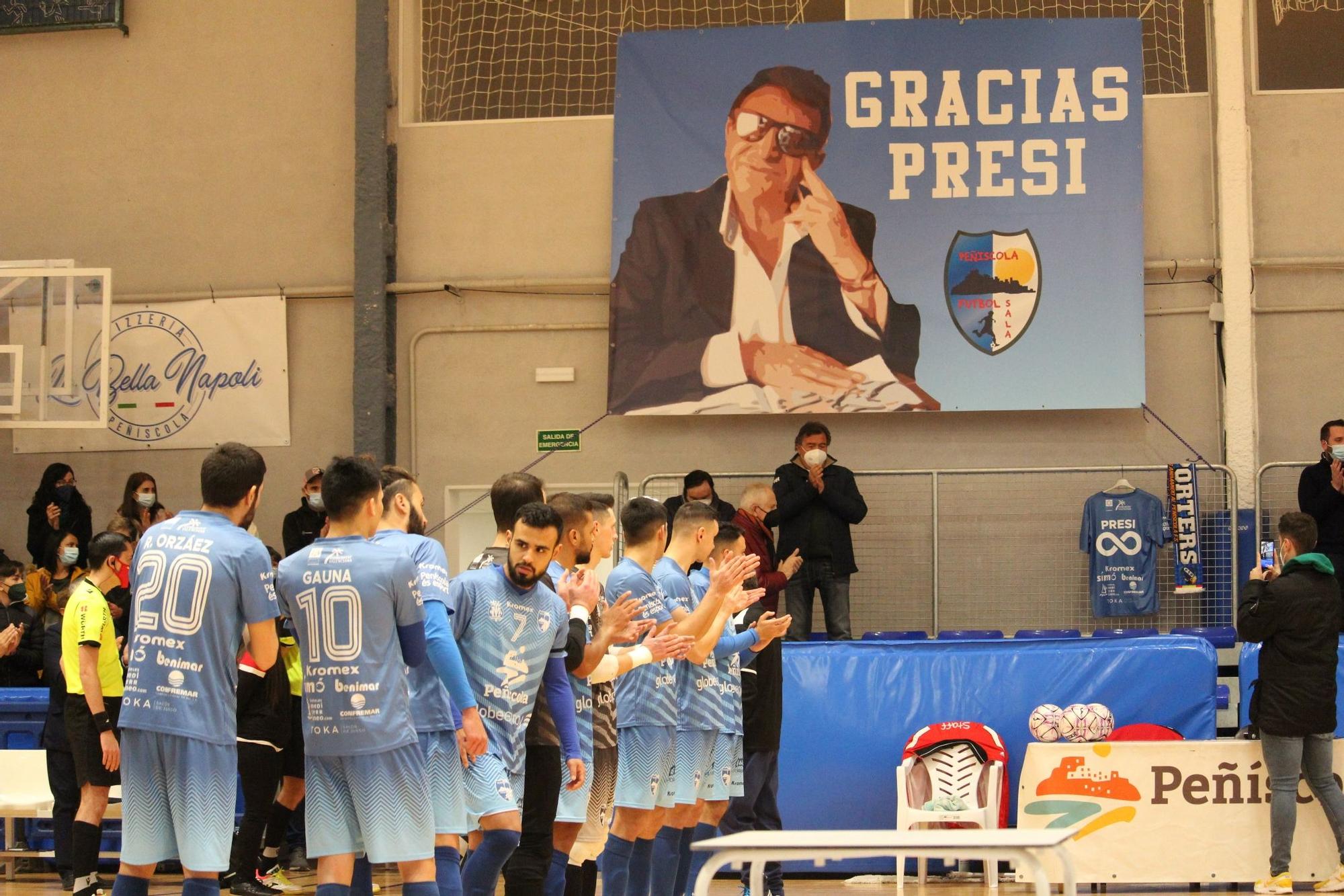 El Peñíscola rindió un emotivo homenaje a su presidente.