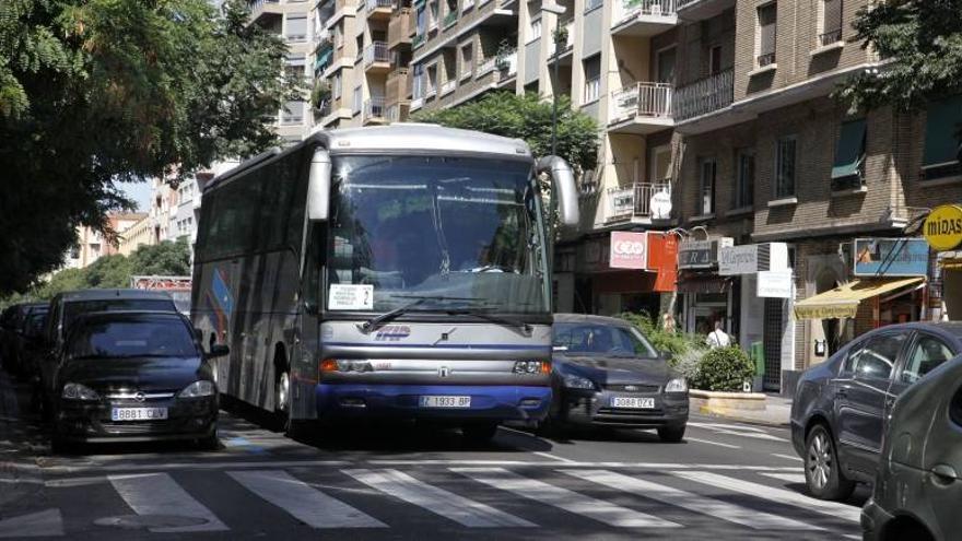 Las pymes del bus escolar demandan a la DGA por usar el transporte regular