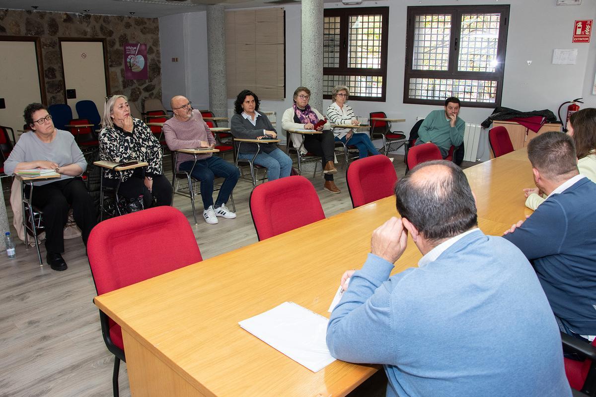 La Diputación de Cáceres y los municipios del valle del Jerte analizan la situación de la vivienda