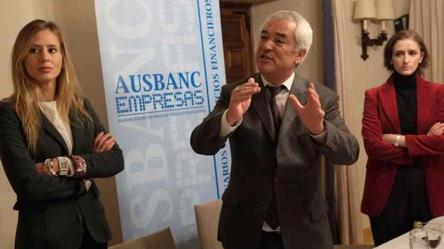 Ausbanc denuncia que hay bancos que cobran cláusulas suelo sin que existan en el contrato