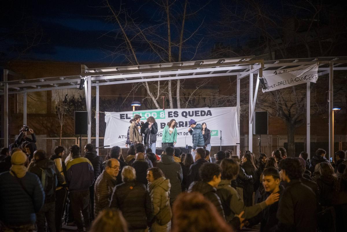 Desenes de persones han assistit a l'acte que culminarà amb un sopar popular