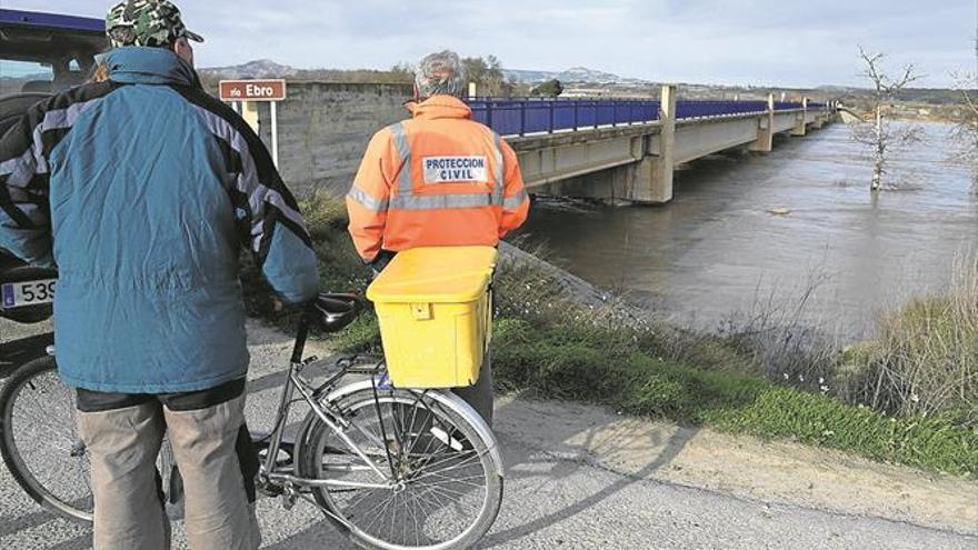 Los afectados de las riadas del Ebro denuncian las obras aún sin acabar