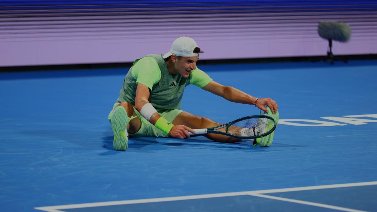 Mensik lo dio todo en la pista para ganar