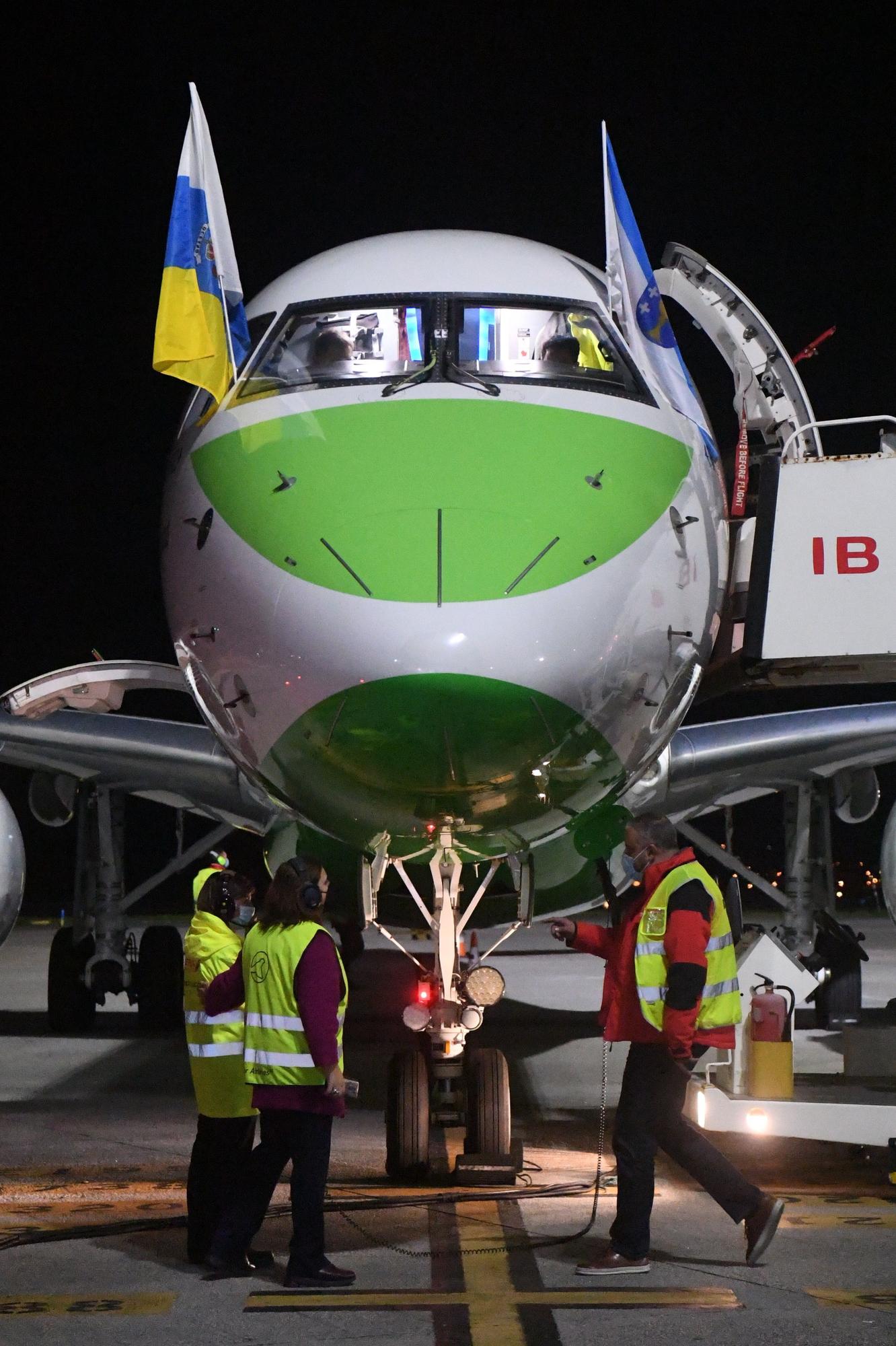 Binter estrena su vuelo directo entre A Coruña y Canarias