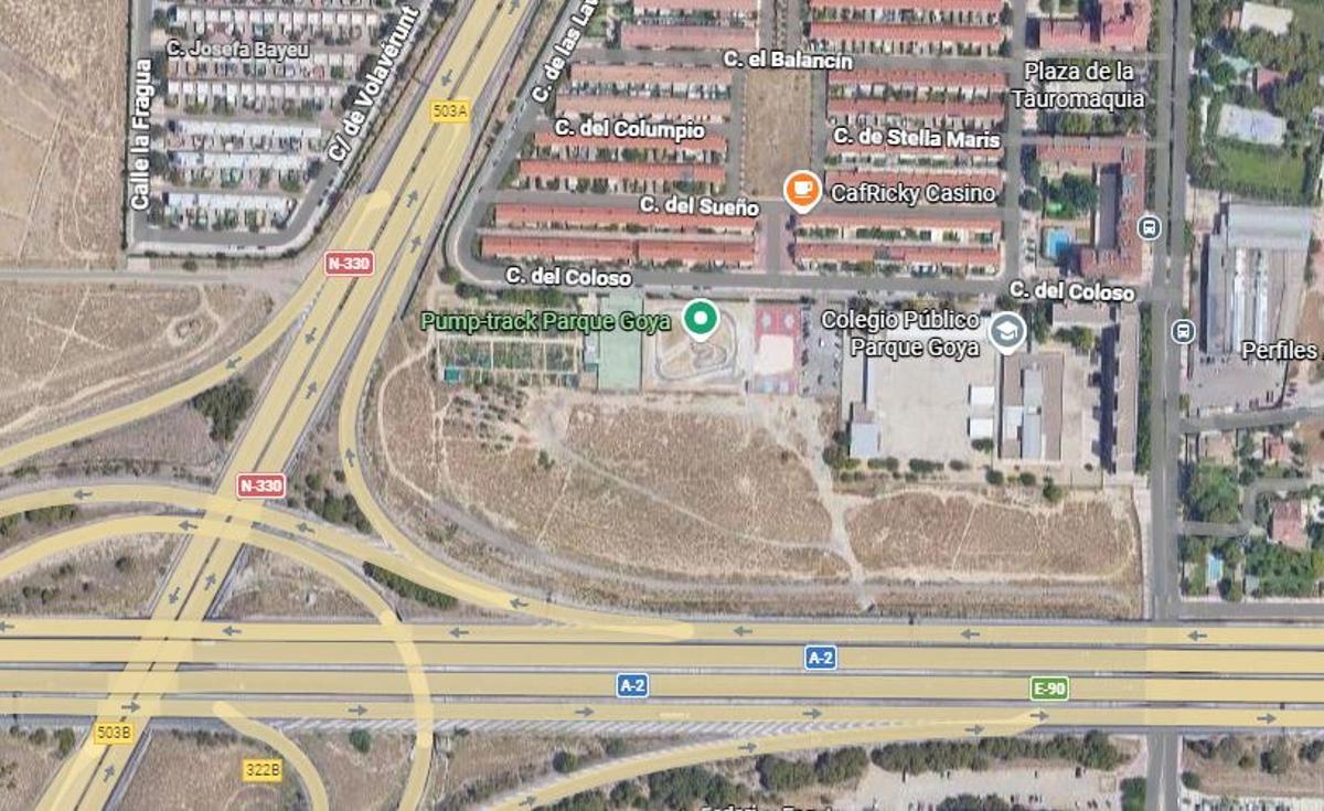 El solar en el que se levantarán las viviendas está entre el pump truck de Parque Goya y la A-2.