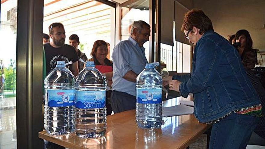 El 2016, l&#039;Ajuntament va haver de repartir garrafes perquè l&#039;aigua no era apta per al consum.