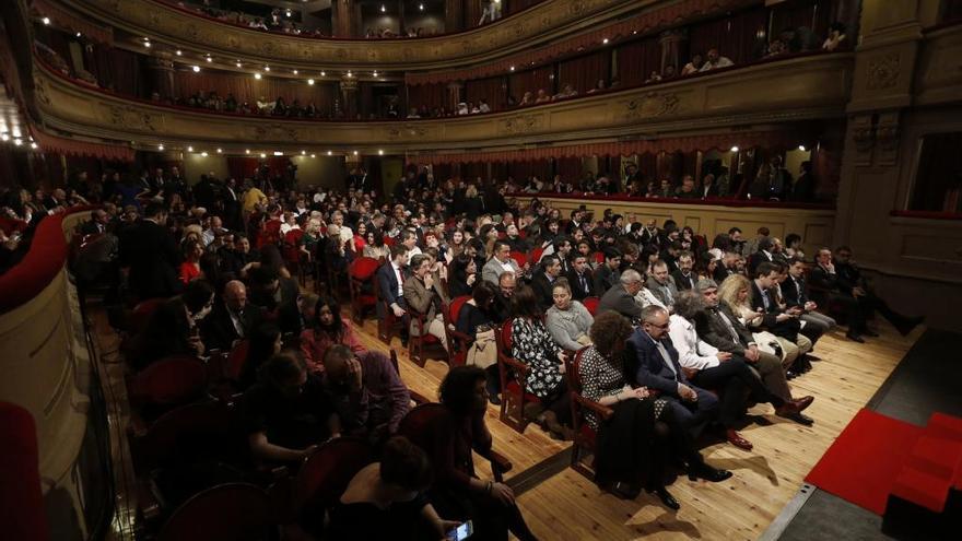 Público en la entrega de los &quot;Gava&quot; en el Palacio Valdés en 2015
