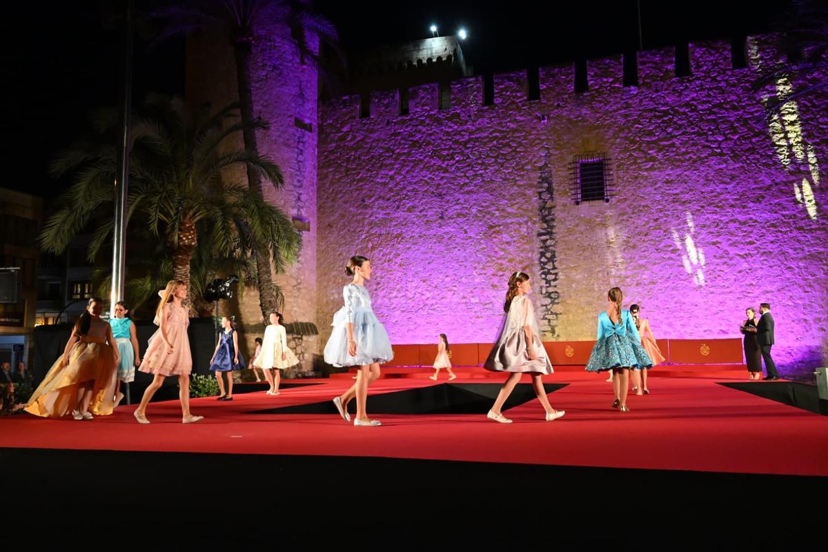 Las candidatas a Reina de las Fiestas de Elche brillan en una gala renovada en Traspalacio Las candidatas a Reina de las Fiestas de Elche brillan en una gala renovada en Traspalacio