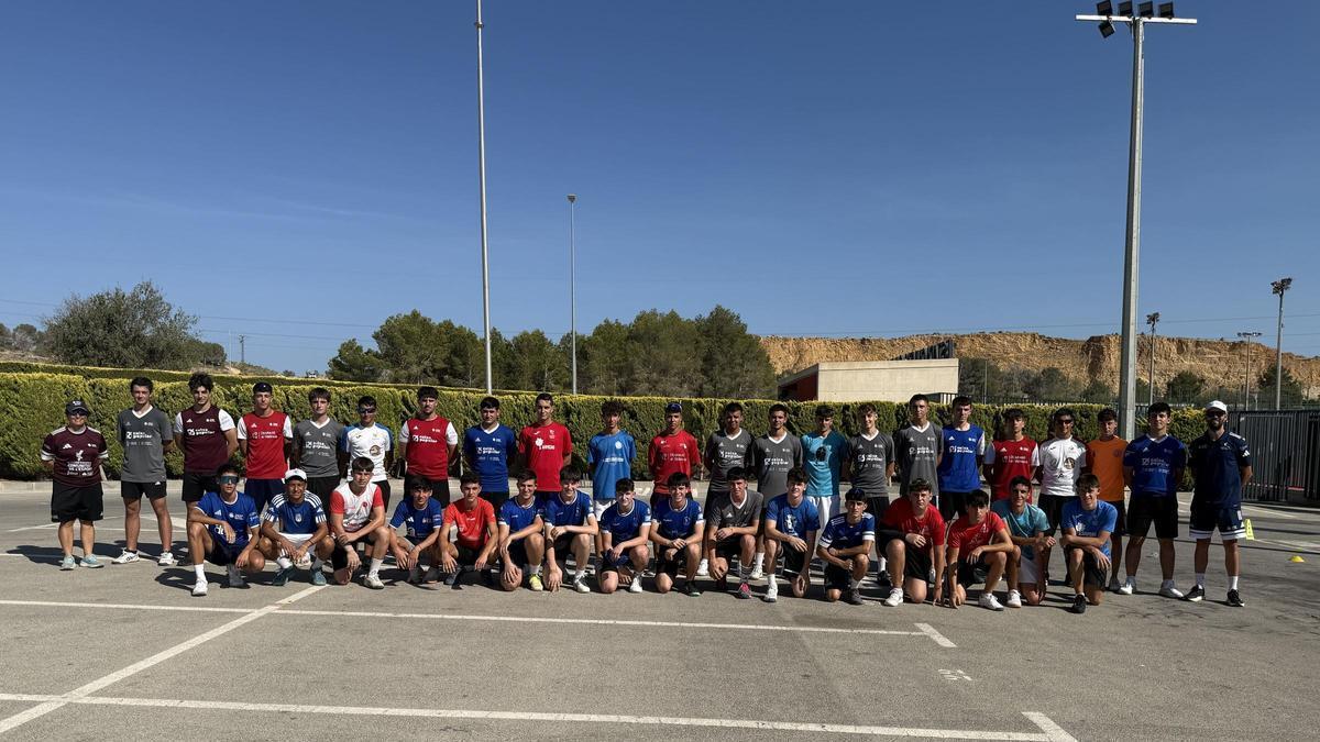 Les categories joves de la selecció de la Comunitat Valenciana s’exerciten aquest estiu amb la mirada posada en l’Eurojove de 2027.