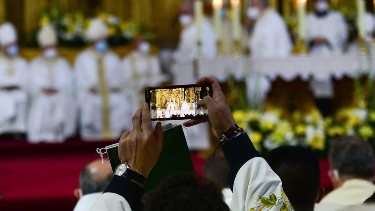 Un momento en la ceremonia de toma de posesión del nuevo obispo de Coria-Cáceres.