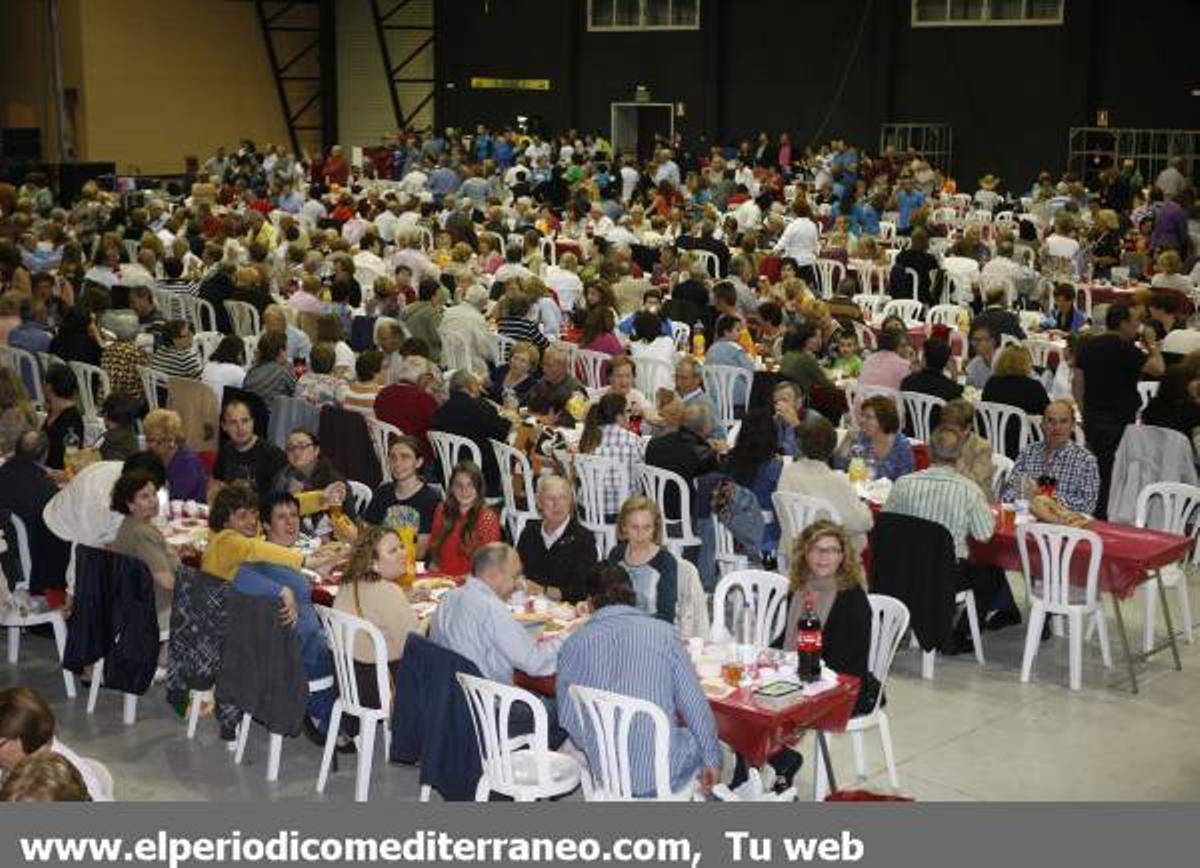 GALERÍA DE FOTOS - Cena de hermandad en las fiestas de Vila-real