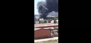 Incendio en una chatarrería en Silla