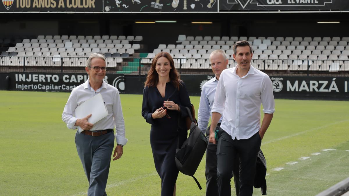 Haralabos Voulgaris, presidente del CD Castellón, a la derecha.