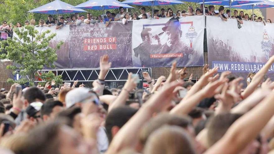 Público en la &quot;batalla de gallos&quot; que acogió el festival Metrópoli el pasado día 7.