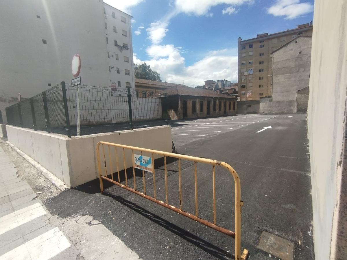 El aparcamiento habilitado por Duro en La Felguera.