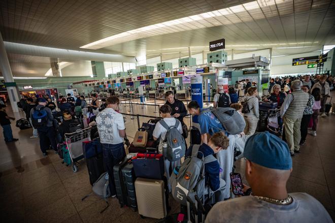 Los vuelos se disparan de precio antes del verano aunque el queroseno baje: viajar a Nueva York cuesta ya 344 euros más