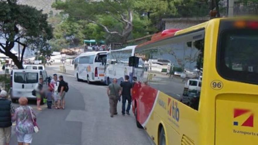 Reisebusse in Sa Calobra.