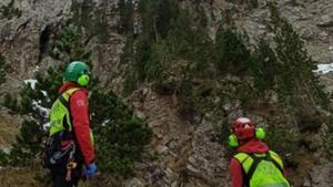 Imagen de un rescate de montaña por parte de los bomberos