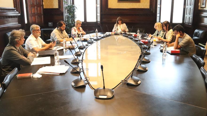 La Mesa acorda amb el rebuig del PSC mantenir la delegació de vot de Puig &quot;a tots els efectes&quot; malgrat el TC