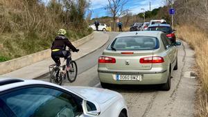 Controls policials a l’accés a la carretera de les Aigües de Collserola