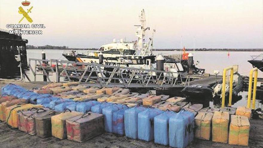 Interceptan 11.000 kilos de hachís en playas andaluzas en cinco días