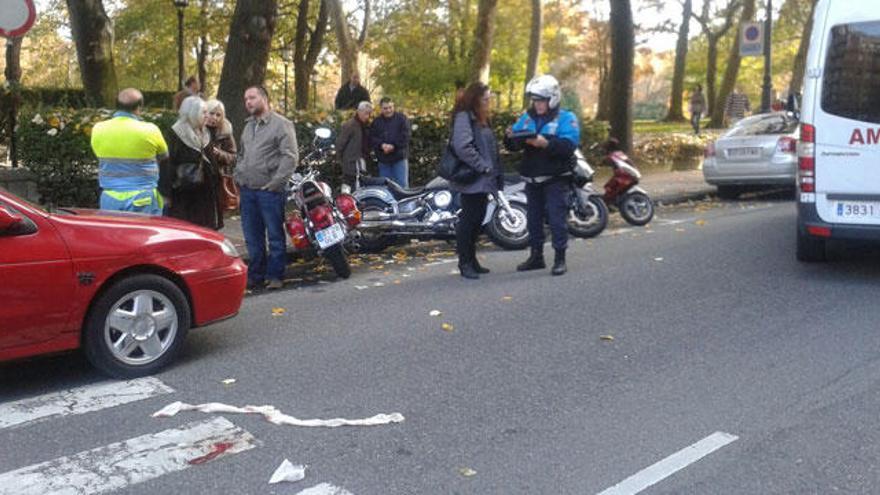 Una mujer, herida grave en un atropello en el centro de Oviedo