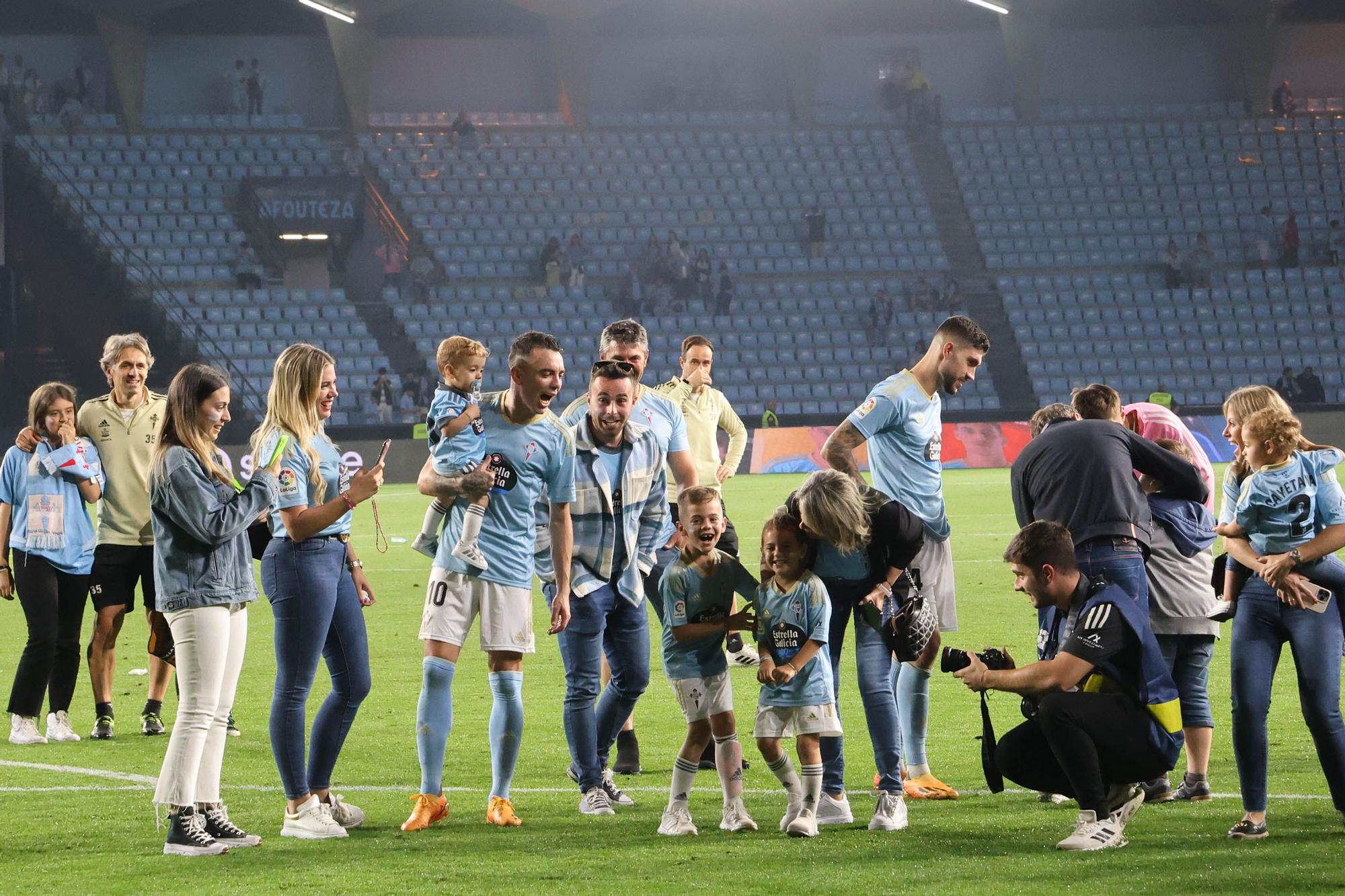 Lágrimas de felicidad en Balaídos: otro final de temporada agónico del Celta