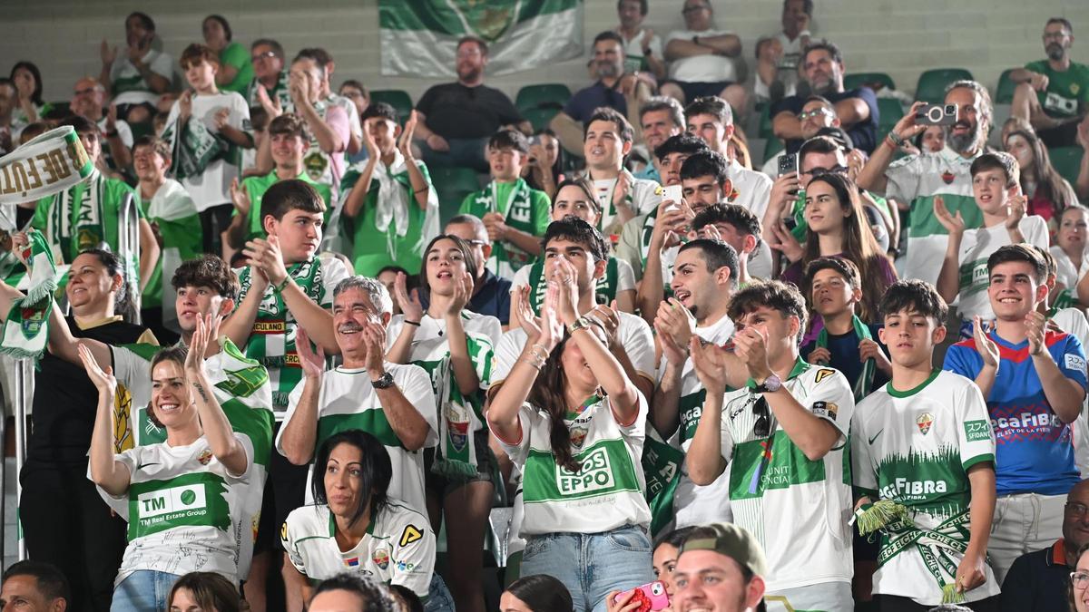 Imagen de archivo de la afición del Elche en el Martínez Valero.