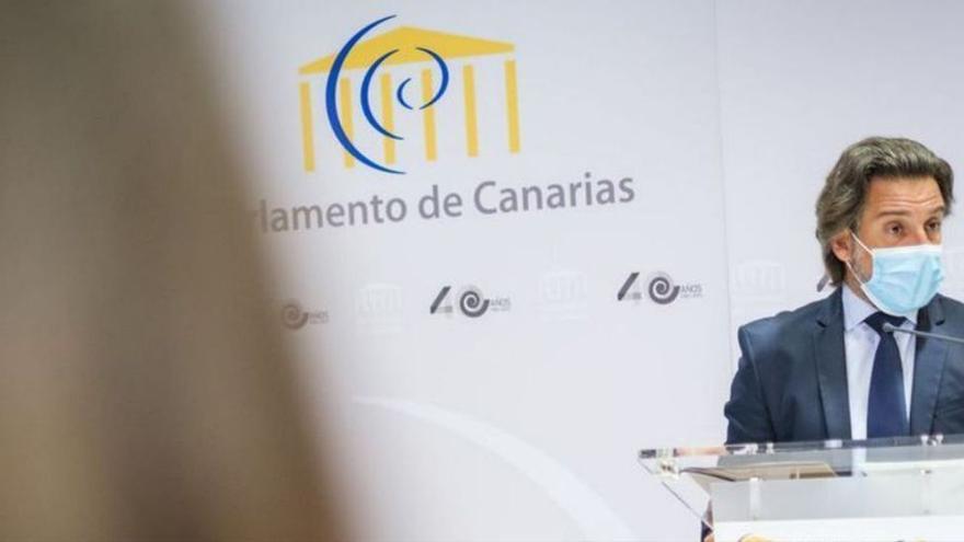 El presidente del Parlamento de Canarias, Gustavo Matos.